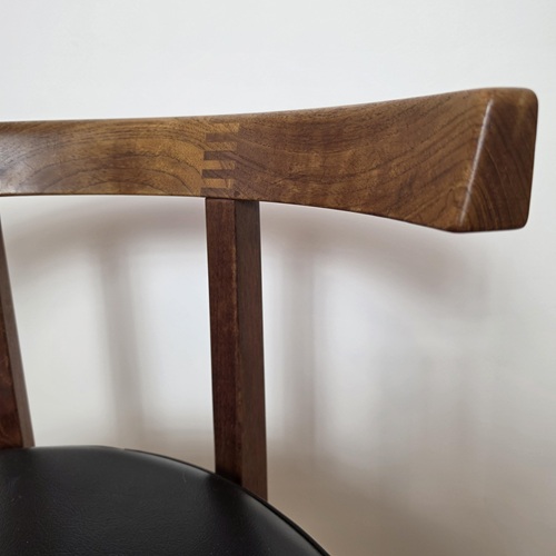 Close‑up of exposed finger joints on the backrest of a Peter Hvidt teak side chair, France &amp; Son, 1960s