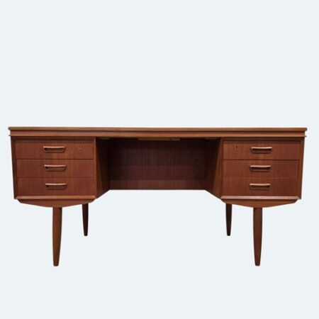 Andreas Pedersen free standing teak desk produced and stamped by AP Møbler